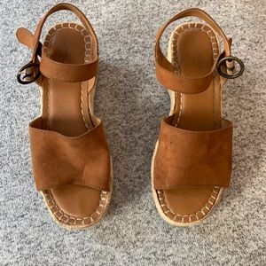 Universal Thread Sandals